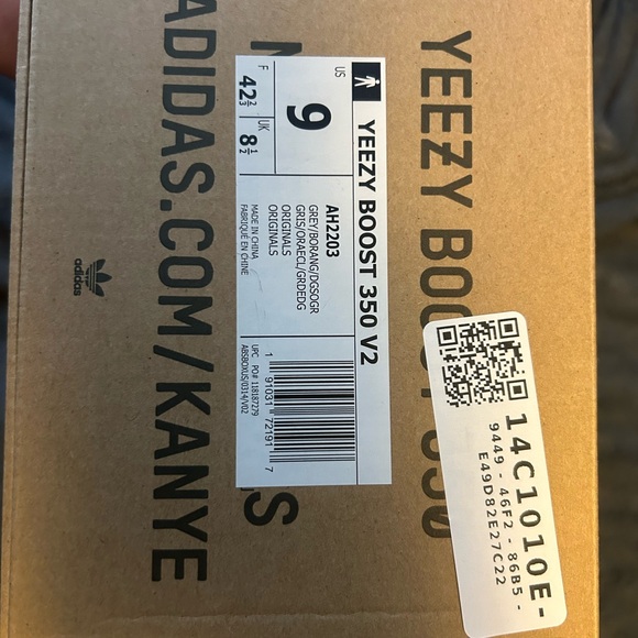 Yeezy Beluga V2.0 - Size 9, Orange/Grey colour way & slightly used. - Picture 5 of 5